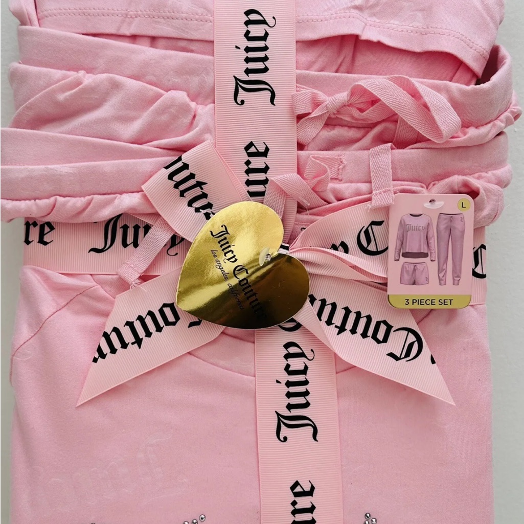 Juicy Couture 3 Piece Pajama Set In A Beautiful Shade Of Pink. Valentines